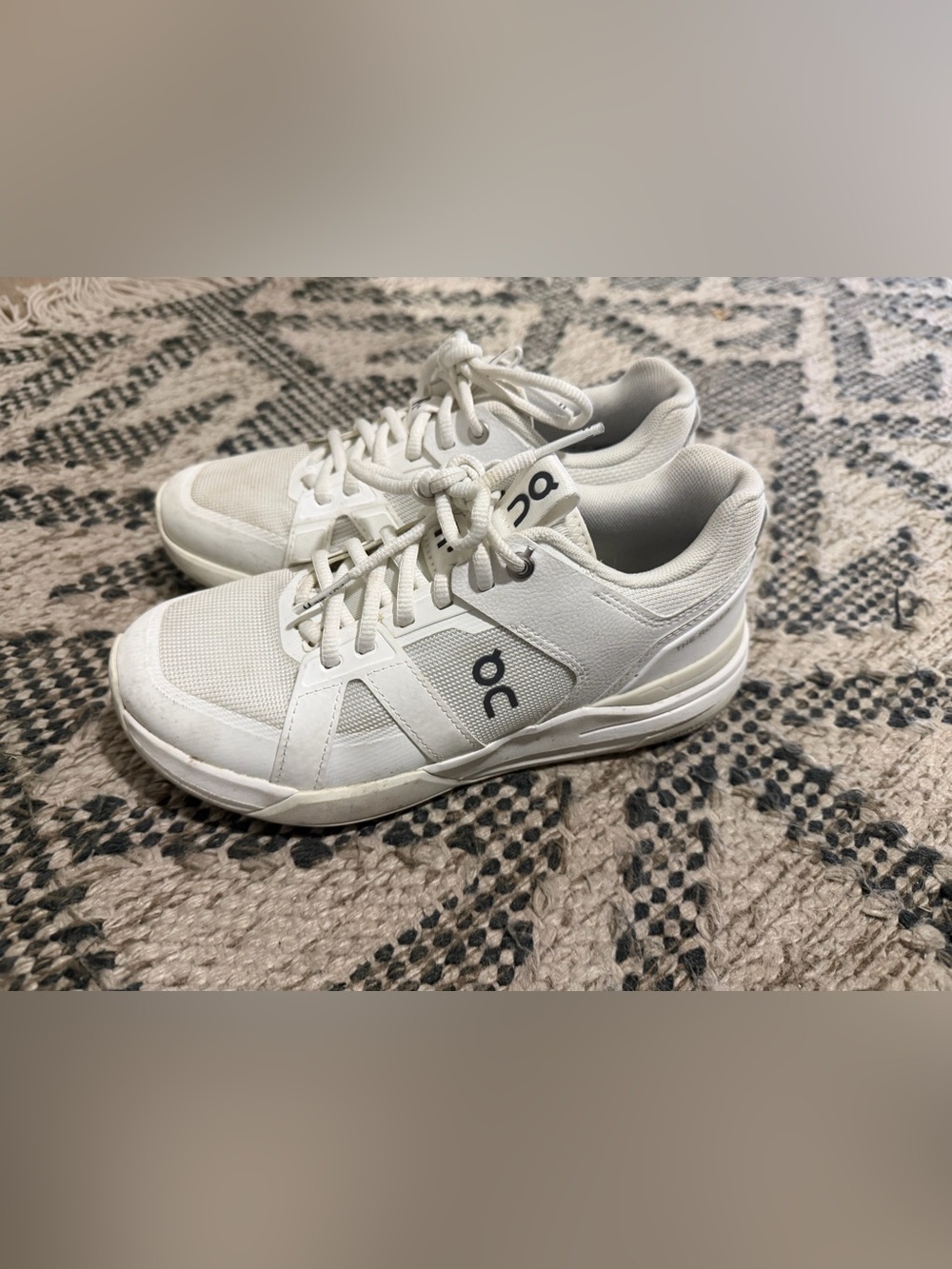 On Running Cloud Rodger’s White and Black womens Athletic Shoes